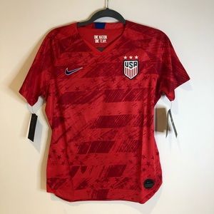Nike Women’s USA jersey size M
